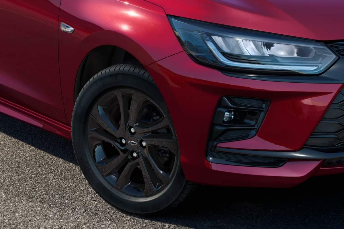 Kwid, Fox e Onix salvam o mercado de usados enquanto elétricos desvalorizam mais de 46%
